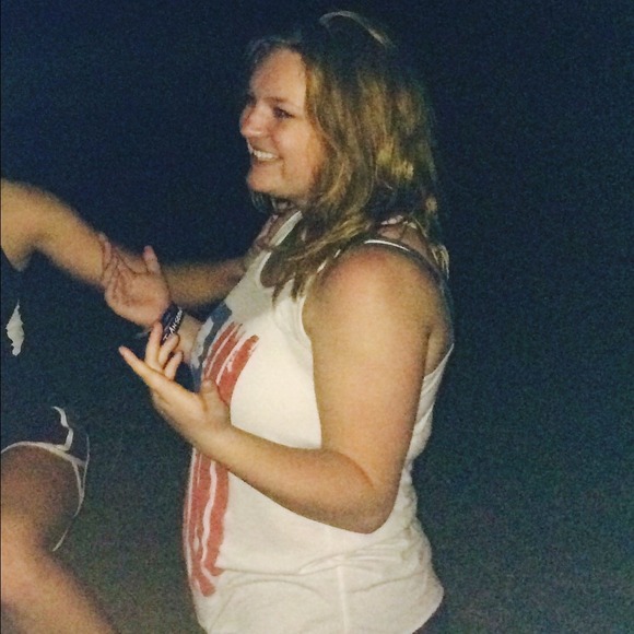 Profile Picture of Mackenzie Cottles (@kenziecottles) on Poshmark