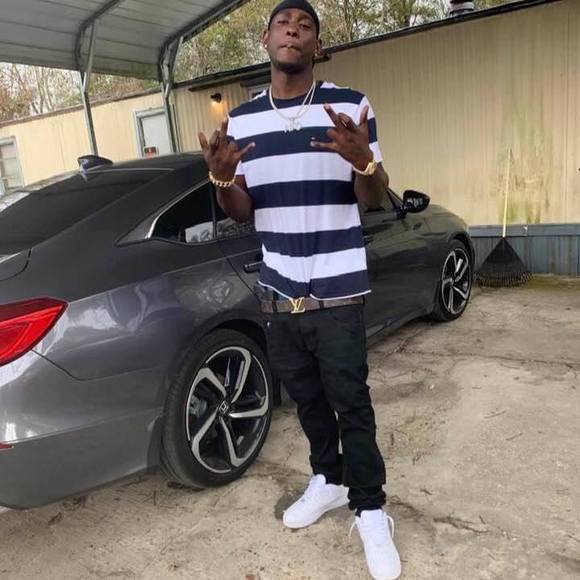 Profile Picture of Lilbleek Felps (@lilbleekfelps) on Poshmark