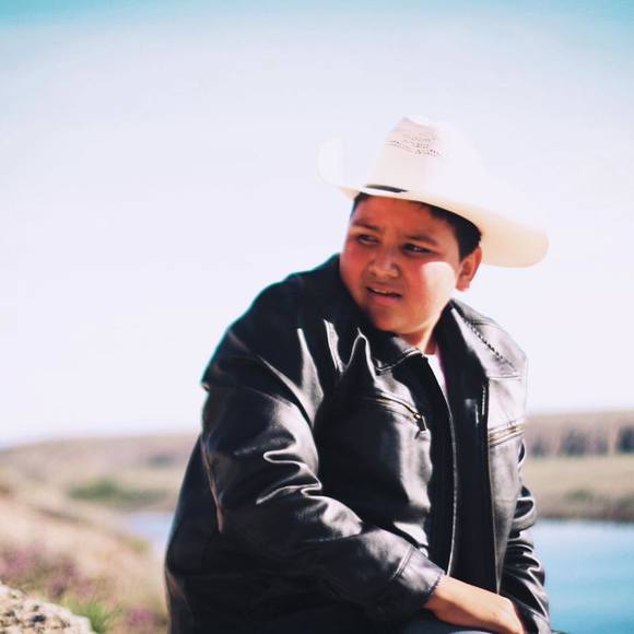 Profile Picture of Julian Gasca (@juliangasca) on Poshmark