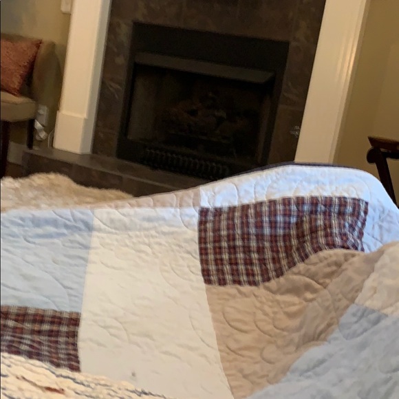 Profile Picture of Donna Hendrix (@djhndrx) on Poshmark