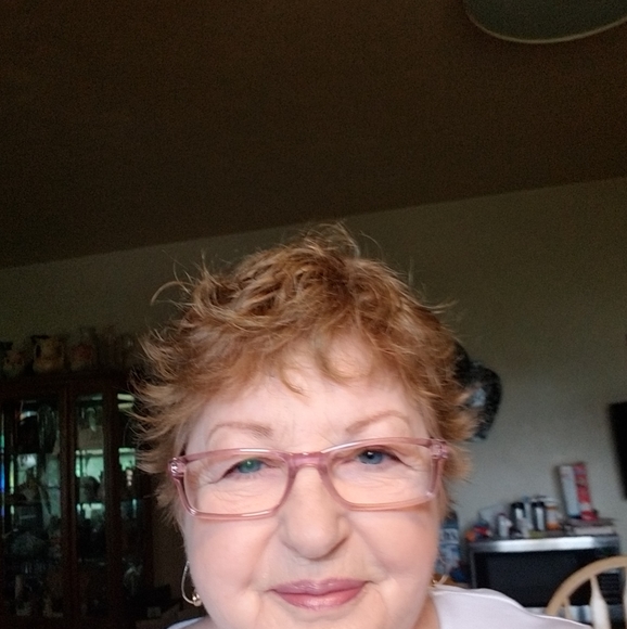 Profile Picture of Mary Peninger (@marypeninger) on Poshmark