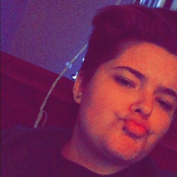 Profile Picture of Dazie Moretti (@d_moretti) on Poshmark