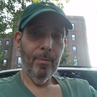 Profile Picture of Scott Weinstein (@hvyvshrk) on Twitter