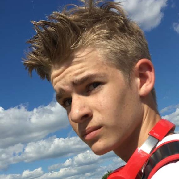 Kelby Trautman - Poshmark Profile Picture of Kelby Trautman (@kelby_t) on Poshmark