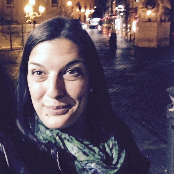 Profile Picture of Gina Lovaglio (@glovaglio) on Poshmark