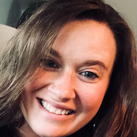 Profile Picture of Ericka Kundrath (@ekundrath) on Poshmark