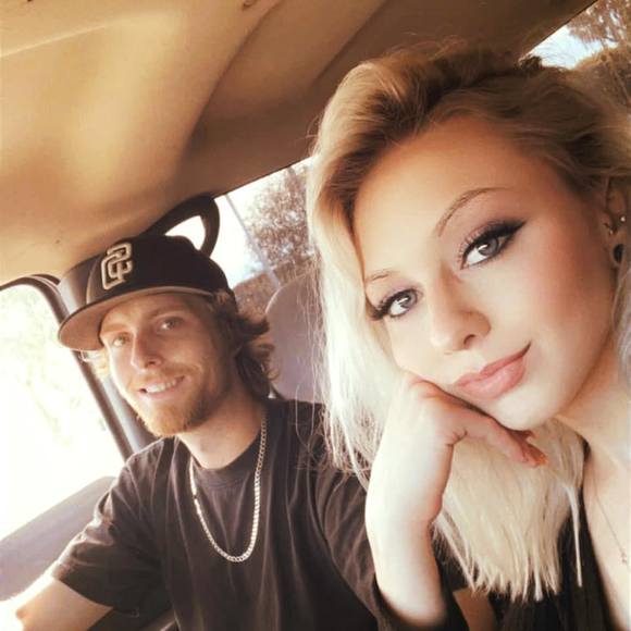 Profile Picture of Leah Snell (@leeeahhh95) on Poshmark