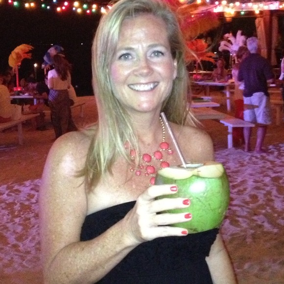 Profile Picture of Kellye Smith (@kekkye) on Poshmark