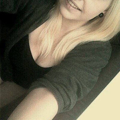 Profile Picture of Kim Hartmann (@blooooooondi) on Twitter