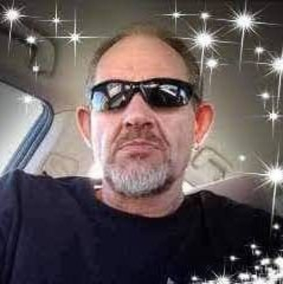 Profile Picture of David Huckstep (@davidhuckstep) on Poshmark
