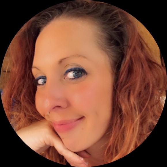 Profile Picture of Melinda Spelman (@melindaspelm337) on Poshmark