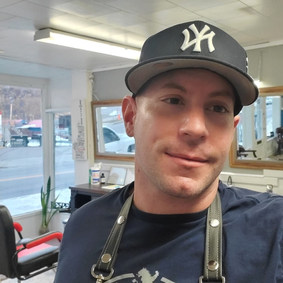 Profile Picture of Mike Agnellino (@mikeynice30) on Poshmark