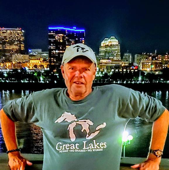 Profile Picture of Greg Leonard (@gjl831) on Poshmark