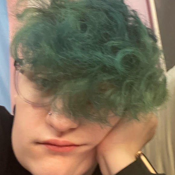 Profile Picture of Adrian Walden (@adrian_w706) on Poshmark