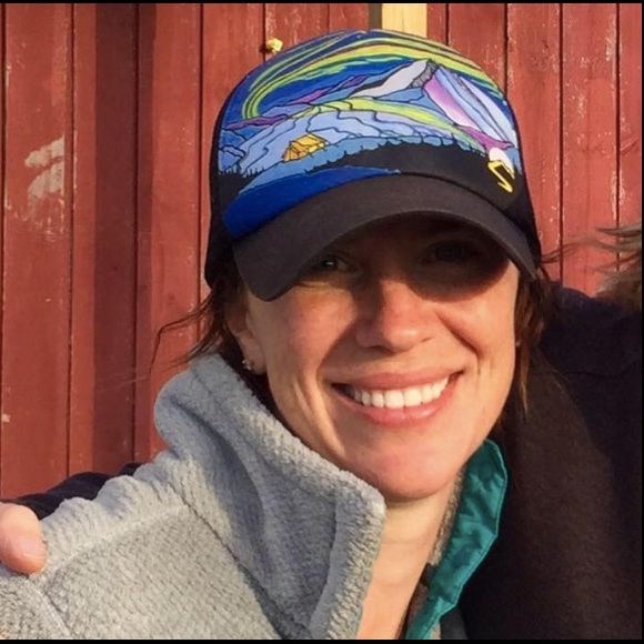 Profile Picture of Kerry Newton (@kerryinvt) on Poshmark