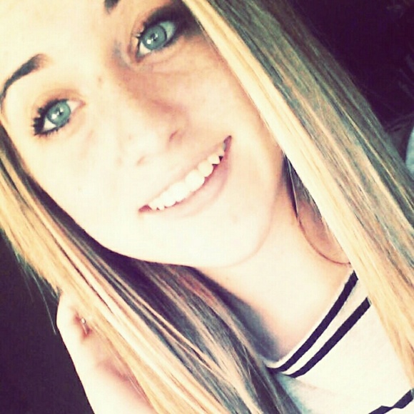 Profile Picture of Billu Stapleton (@billystapleton) on Poshmark