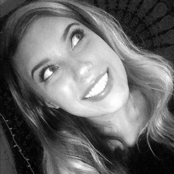 Profile Picture of Audrey Mcgee (@audreyymcgee) on Poshmark