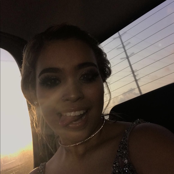 Profile Picture of Brianna Calderas (@briannacalderas) on Poshmark