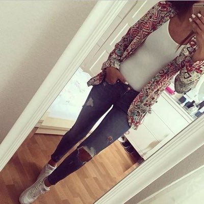 Profile Picture of Lisa Dupont (@lisaDupont27) on Twitter