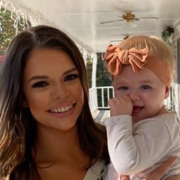 Profile Picture of Pam Harper (@zweihigh2018) on Poshmark