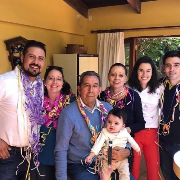 Profile Picture of Flavia Rocha (@flaviadelarocha) on Poshmark