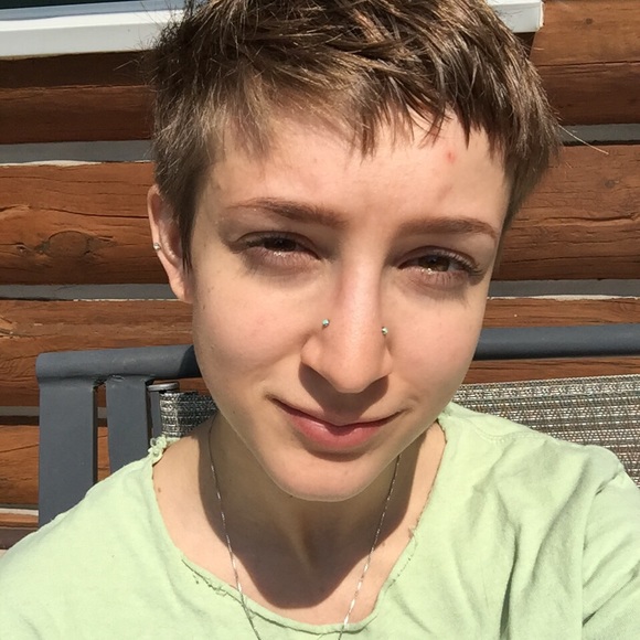 Dawn Duchnowski - Poshmark Profile Picture of Dawn Duchnowski (@doodlebop473) on Poshmark