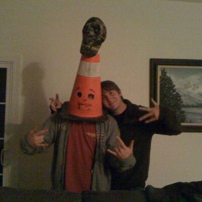 Profile Picture of Taylor Broderick (@atbroderick) on Twitter