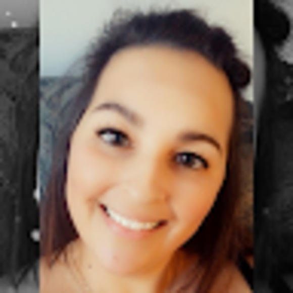 Profile Picture of Stephanie Bouchard (@sbouchard2526) on Poshmark