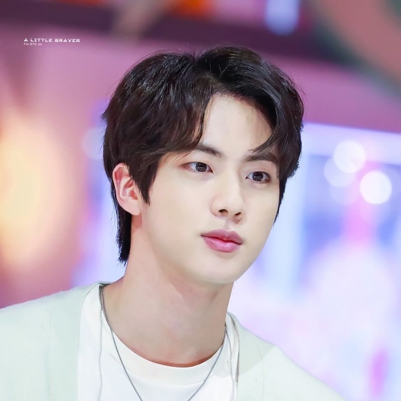 Profile Picture of Thi Phan (@jinie12) on Poshmark