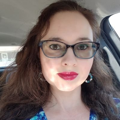 Profile Picture of Melissa Plantz (@TheWritePlantz) on Twitter