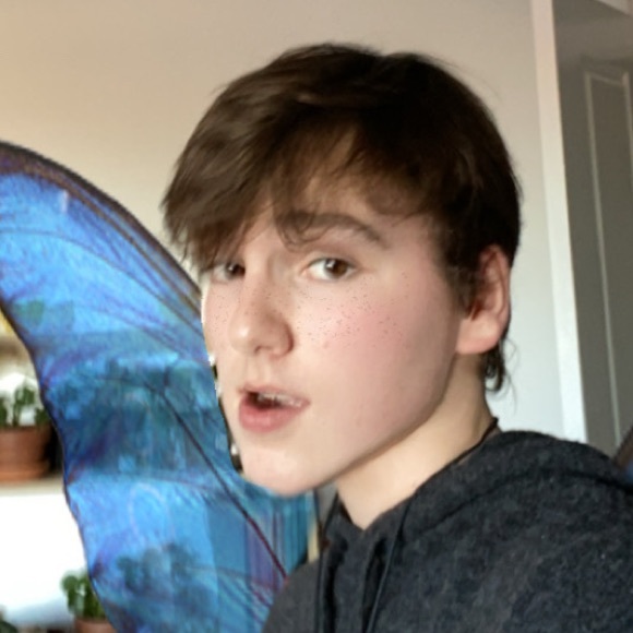 Profile Picture of Max Bowen (@maxibon) on Poshmark