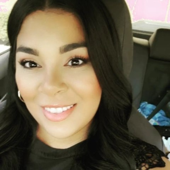 Profile Picture of Brianna Aguirre (@briannaaguir578) on Poshmark