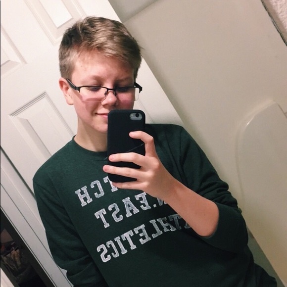 Profile Picture of Elijah Mullins (@elijah_kane) on Poshmark