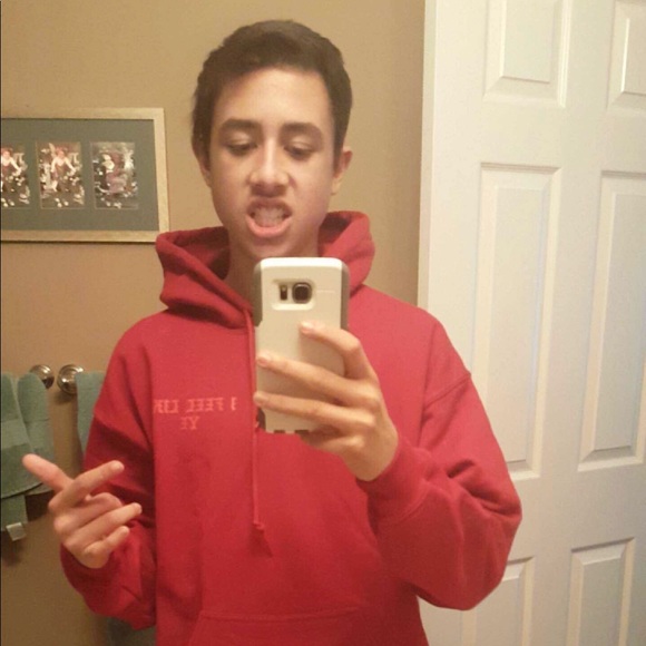 Profile Picture of Eric Siminski (@ericsiminski) on Poshmark