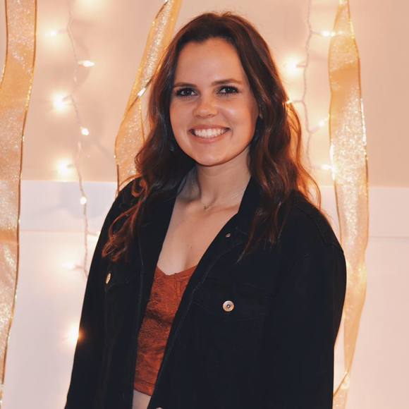 Profile Picture of Mackenzie Curry (@maccurry22) on Poshmark