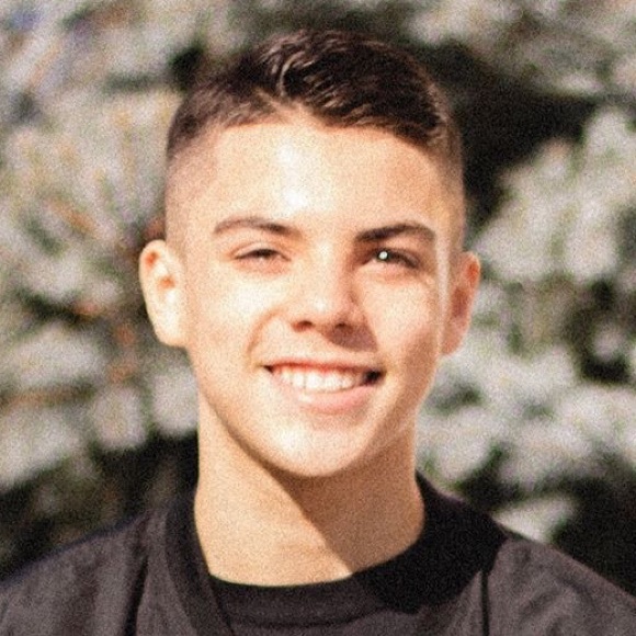 Profile Picture of Matthew Zapata (@mzapatax) on Poshmark