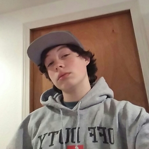 Profile Picture of Dillon Potts (@dillonpotts02) on Poshmark