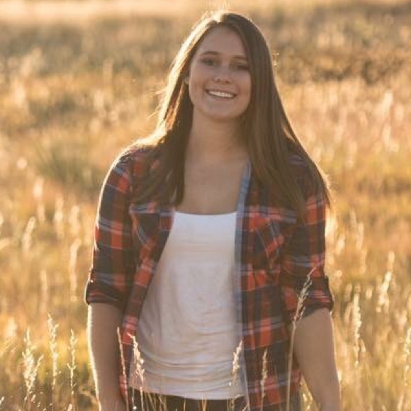 Profile Picture of Kristen Schulhoff (@k_grace_s) on Poshmark