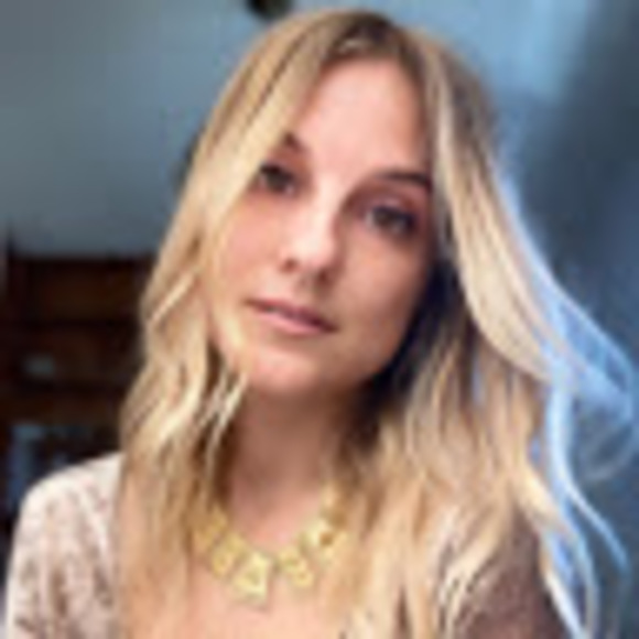 Profile Picture of Mary Cascino (@marycascino) on Poshmark