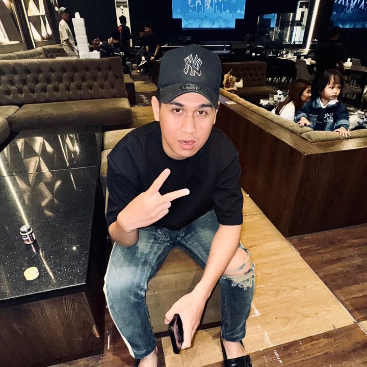 Profile Picture of Devin (@devin.ex) on Tiktok
