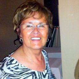 Profile Picture of Sandy Pullen (@verydarkeyes45) on Twitter