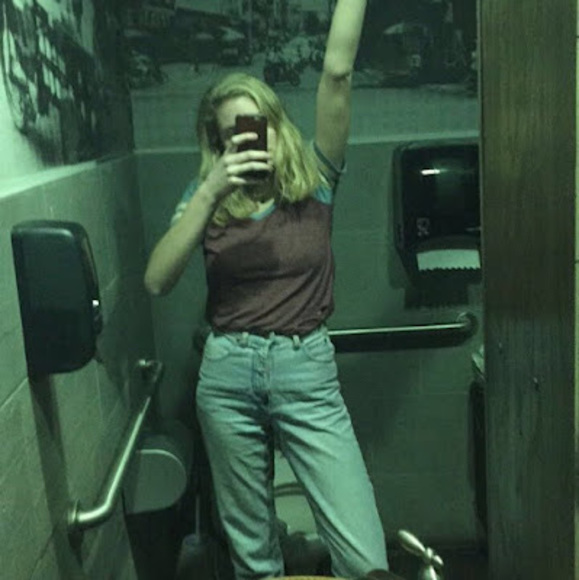 Profile Picture of Stephanie Mather (@stephaniemat971) on Poshmark