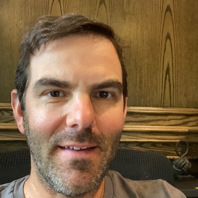 Profile Picture of Robert Bloom (@RobertB55633855) on Twitter