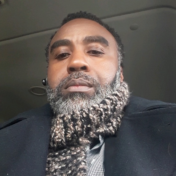 Profile Picture of Curtis Hunter (@poetc) on Poshmark