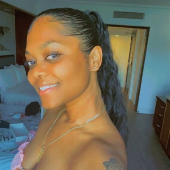 Profile Picture of Deandra Bhoorasingh (@dbhoorasingh) on Poshmark
