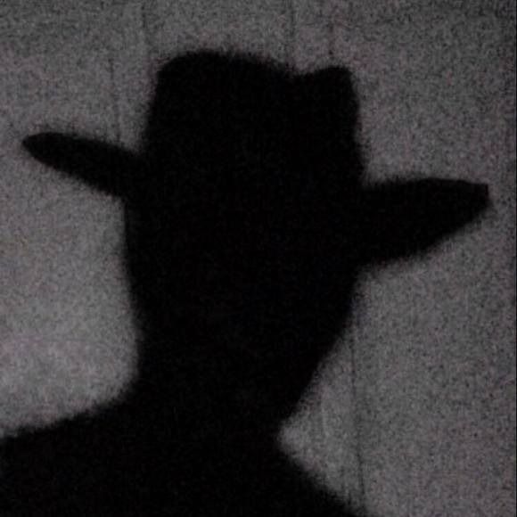 Profile Picture of Sebastian Paz (@2ebastian2) on Poshmark