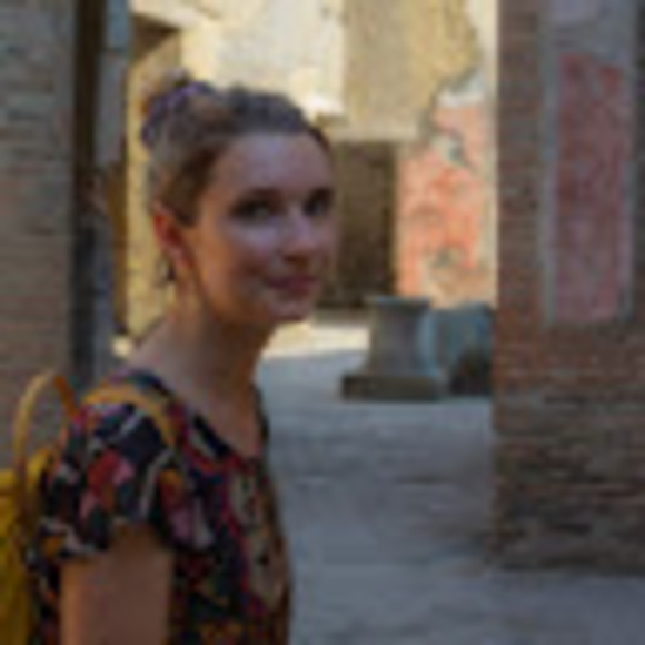 Profile Picture of Lyndsey n. Delorto (@ldelorto) on Poshmark