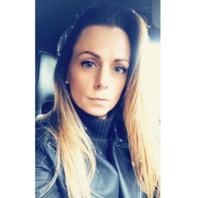 Profile Picture of Michelle Burgess (@chelleburgess) on Twitter