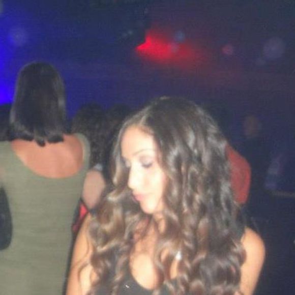 Profile Picture of Leah Pesso cruciata (@lpesso) on Poshmark