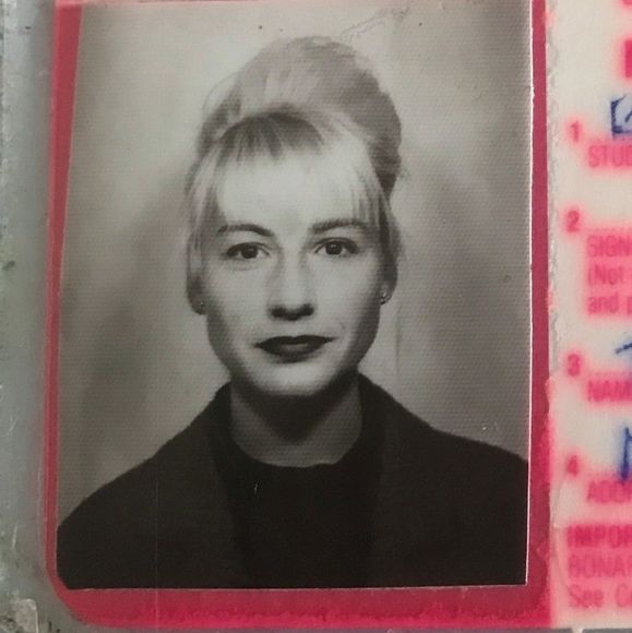 Profile Picture of Beverley Deeming (@beegeedee1970) on Poshmark